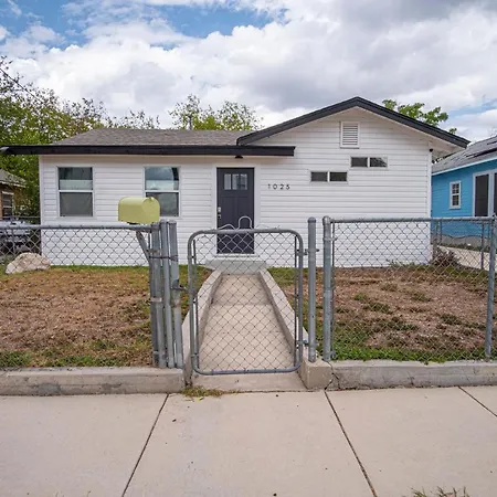Serene 2Br1Ba Residence In Peaceful San Antonio